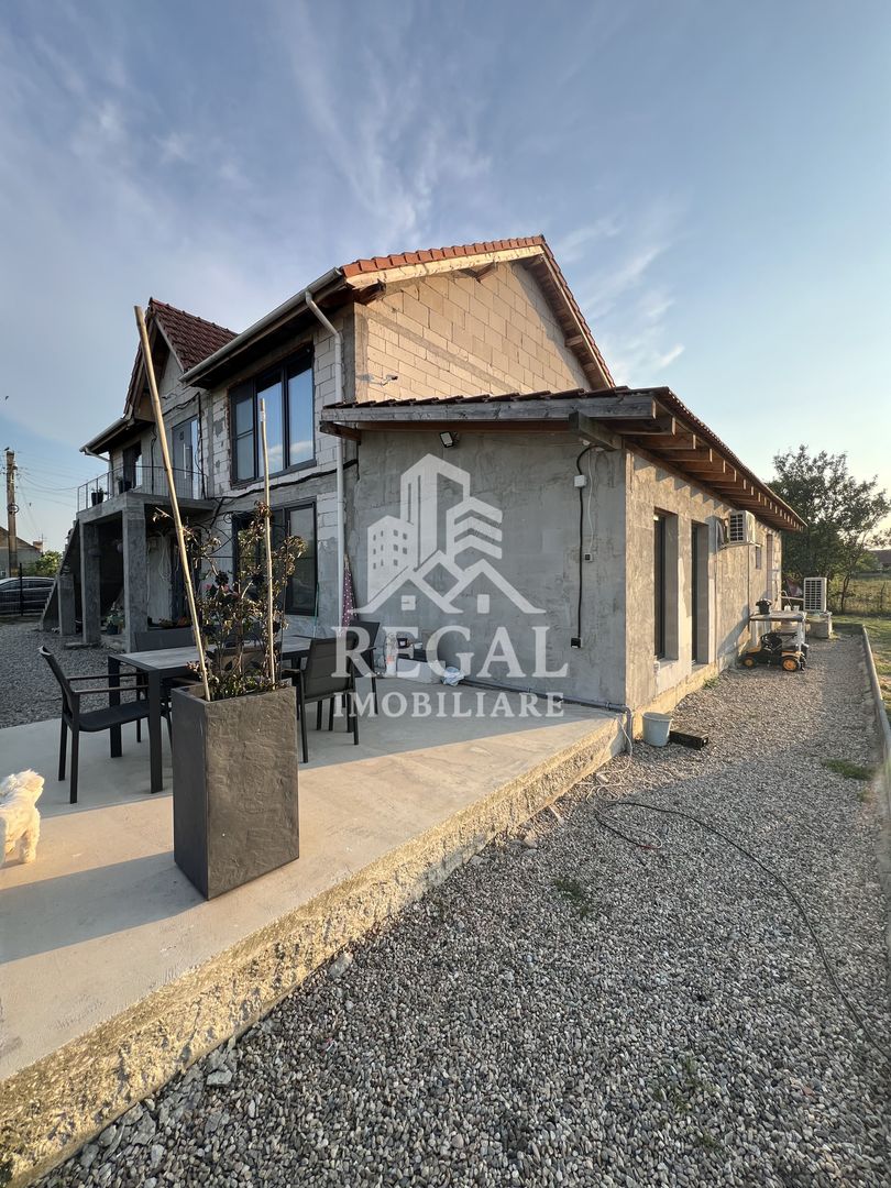 Casă modernă tip duplex, ideală pentru 2 familii – in loc. Strei - Poză 21