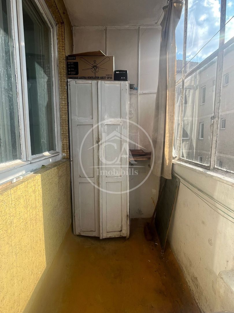 Apartament cu 3 camere de vânzare în zona Rogerius, Oradea - Poză 12