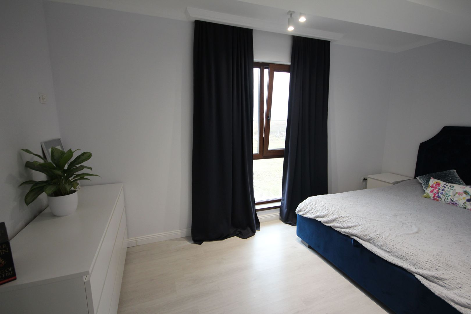 Modern si primitor - Poză 30