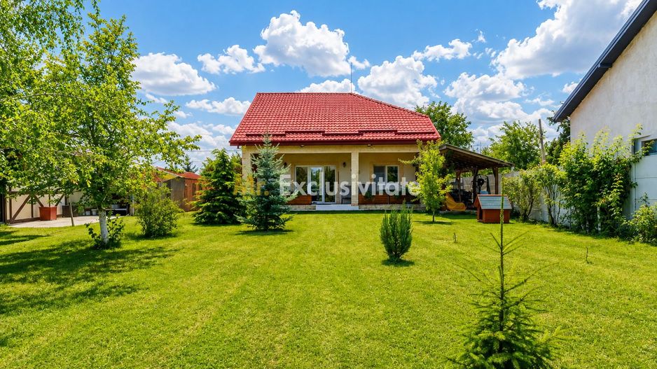 Casă de vânzare Tâncăbești cu grădină, aproape de lac - Poză 1