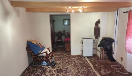 Casa, anexe si teren Floresti  Prahova 1075mp.!