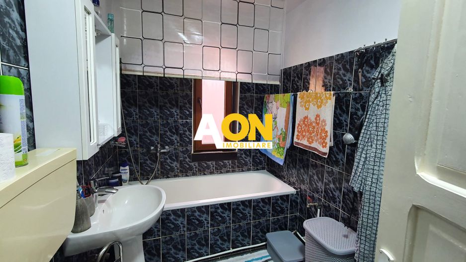 Casa cu 7 camere, 2 spatii comerciale, pretabila pt. birouri, Centru - Poză 8