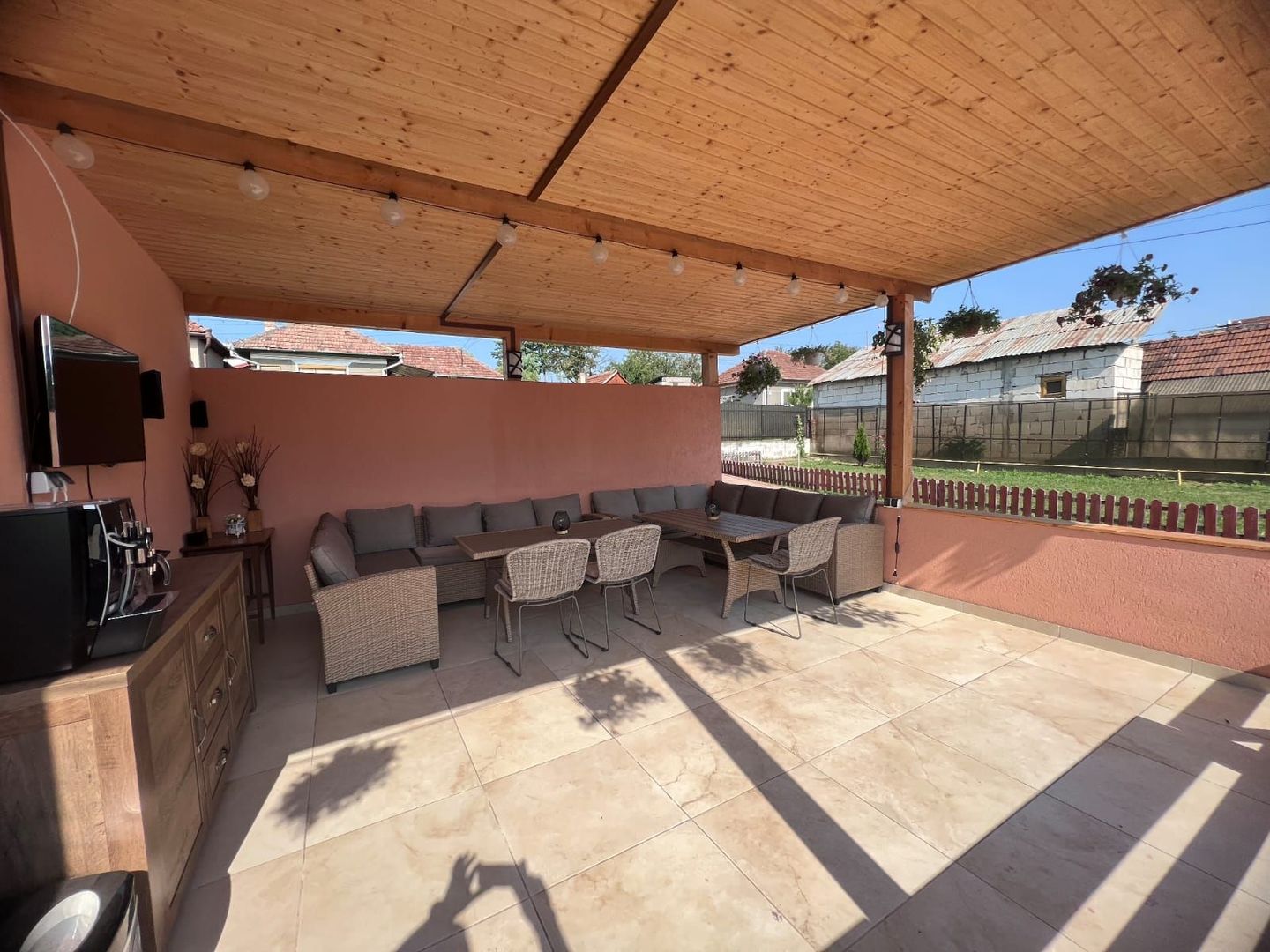 Casă spațioasă cu piscină, de vânzare în Simeria - Poză 9