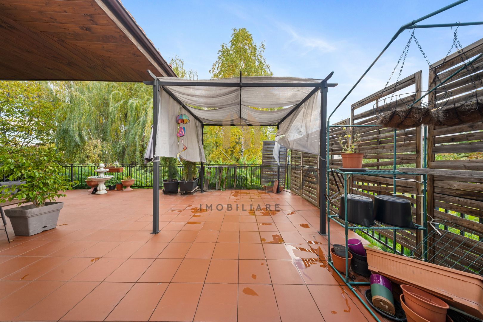 Resedinta impunatoare cu teren generos de 2.012 mp in Buna Ziua! - Poză 11