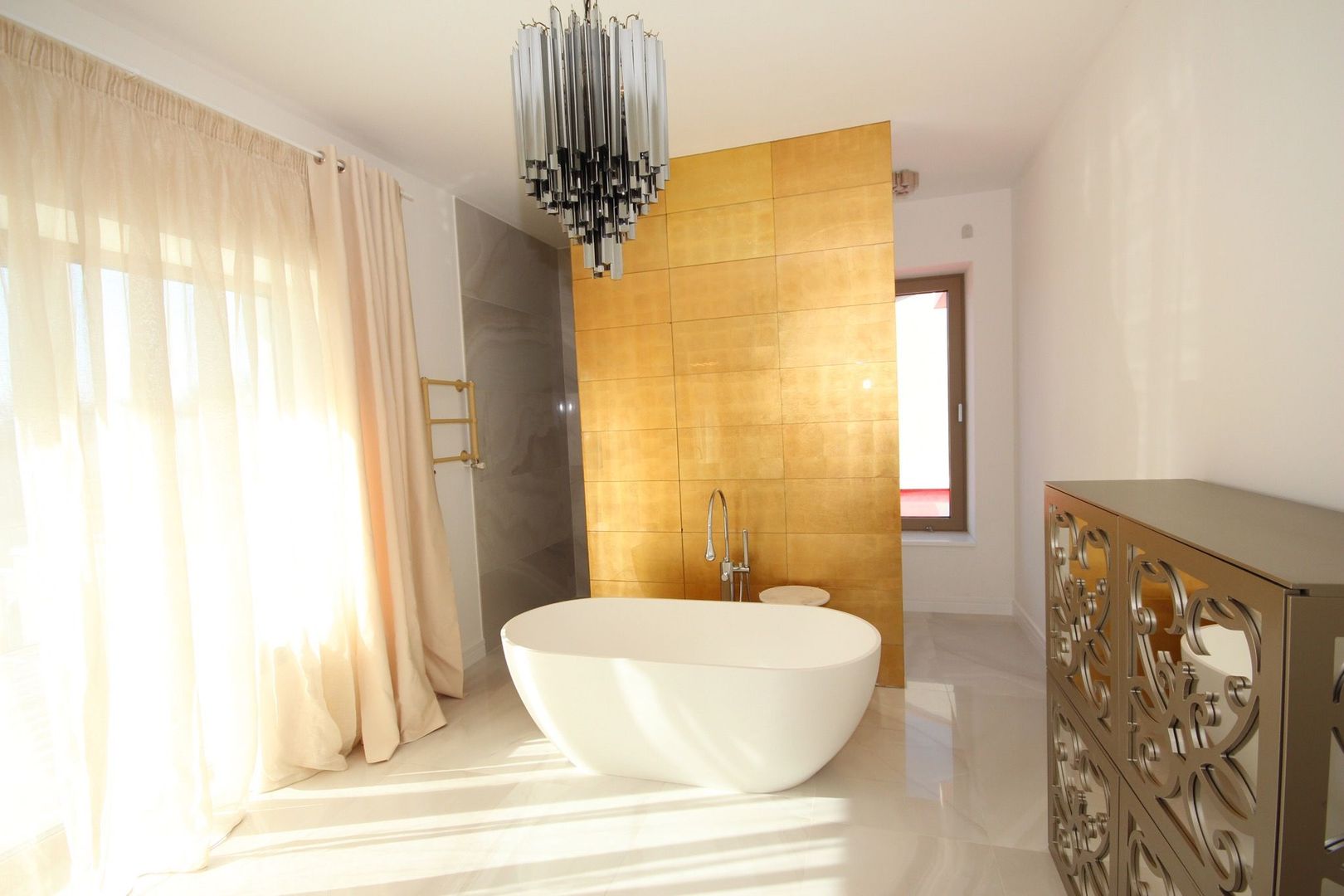 Casă / Vilă cu 8 camere de vânzare în zona Est - Poză 12