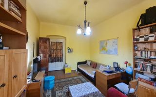 Apartament 2 camere,curte comuna/4 proprietari - Poză 5