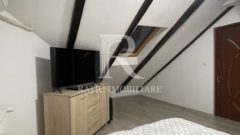 Apartament cu 1 camera | Mansarda | Central | Oradea - Poză 3