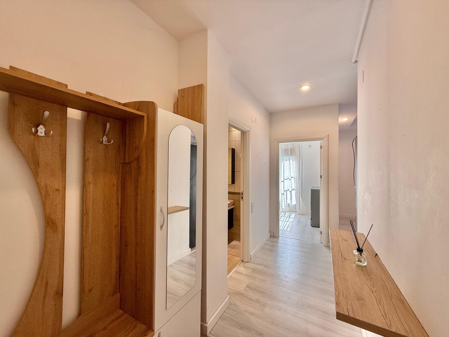 COSMOPOLIS - Apartament cu 2 camere tip studio, mobilat si utilat. - Poză 5