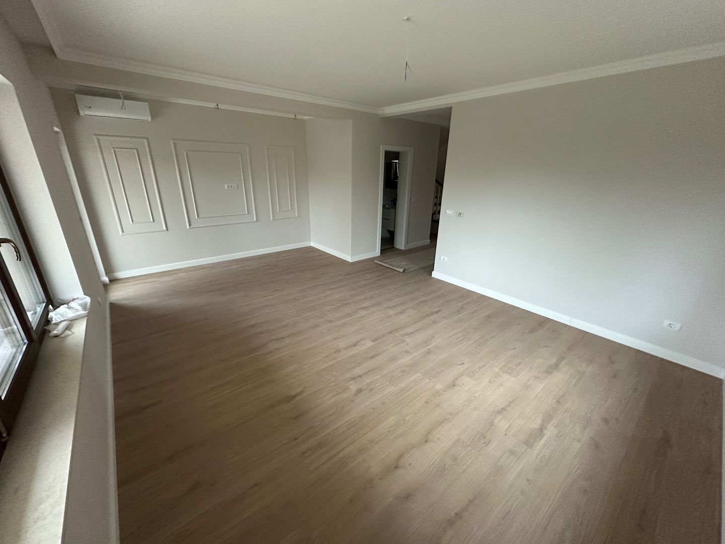 CASA TIP DUPLEX DESPARTIT PRIN GARAJ - Poză 30