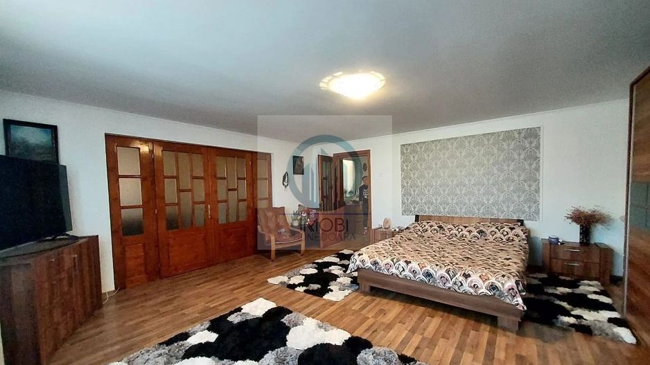 Vila Impresionanta în Deva–Construcție Solida 3 garaje inclus elevator - Poză 5