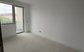 Apartament 3 camere,2 bai,2 balcoane, loc de parcare,Selimbar/Primarie - Poză 6