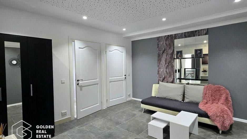Casă cu design deosebit în Vladimirescu - Poză 7