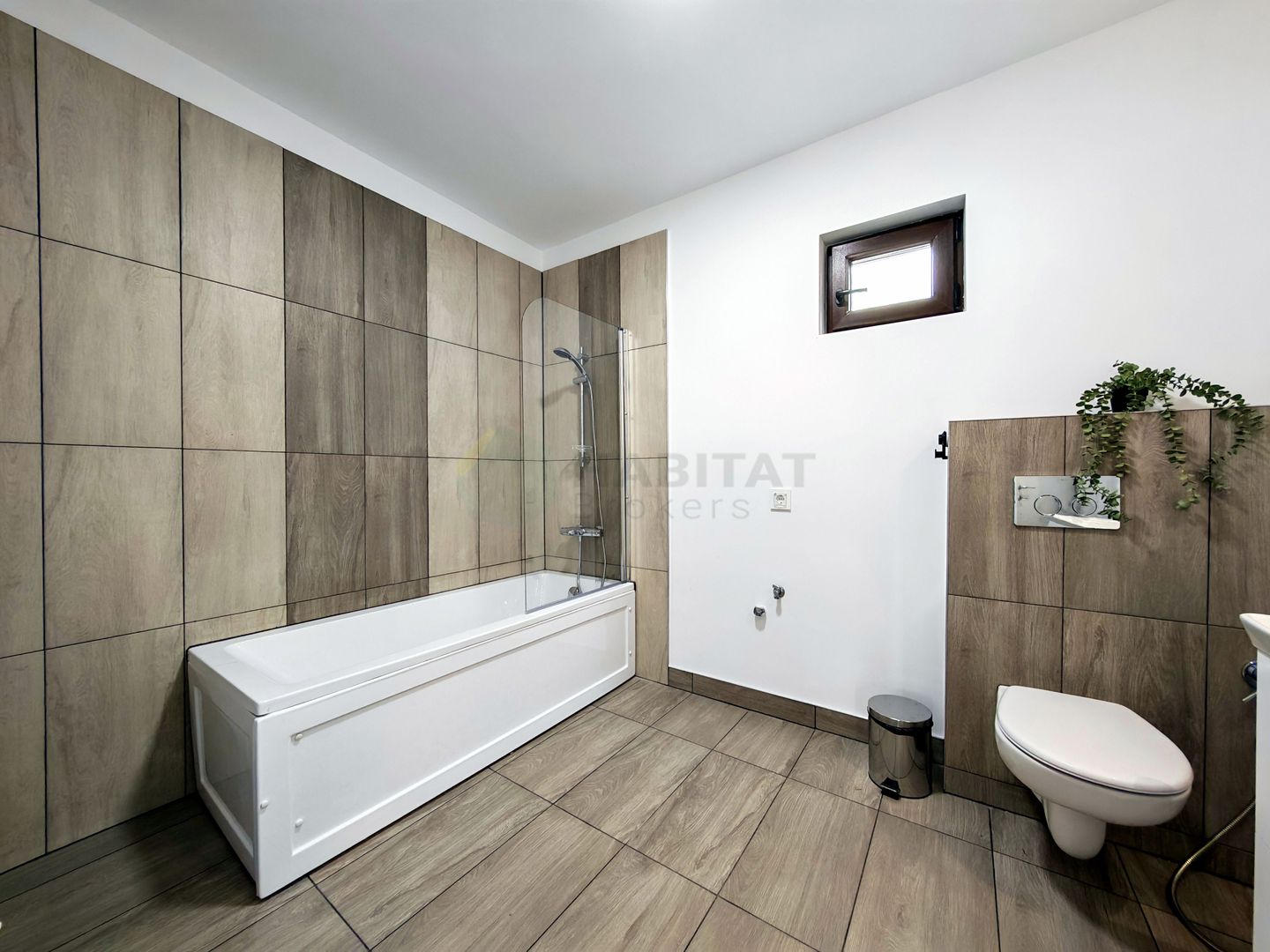 Vilă Individuală cu o curte generoasa zona Aparatorii Patriei - Poză 20