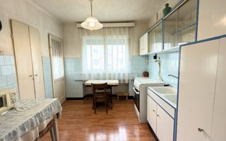 Apartament 3 camere MV1 Str. Gladiolei 6 Etaj III - Carei - - Poză 3