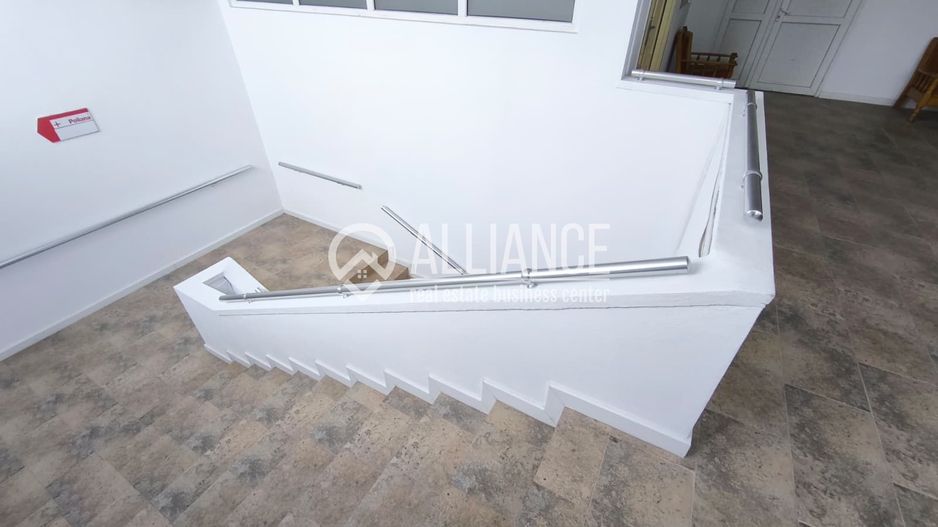 FALEZA NORD cladire multifunctionala 4600 mp cu acces din Bdul Mamaia! - Poză 18