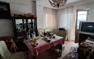 APARTAMENT 3 CAMERE ETAJ 4 GRUI CAMPULUNG - Poză 3
