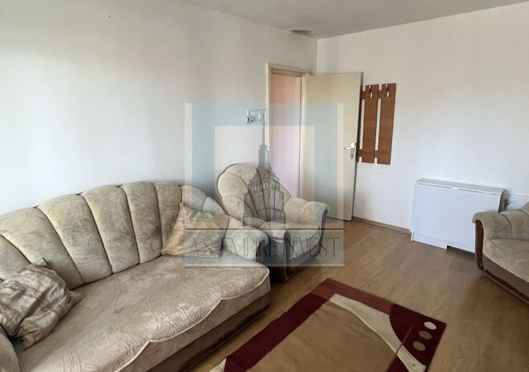 De vânzare apartament 3 camere/ Ghimbav - Poză 2