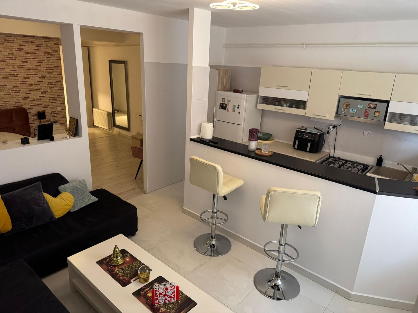 Apartament superb cu doua camere, Aparatorii Patriei, 96.500€ negociabil - Poză 1