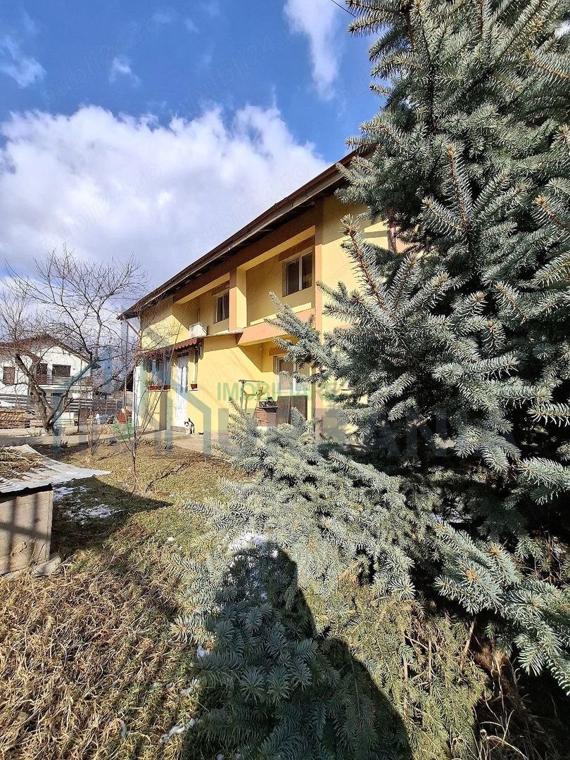 Vilă cu 5 camere și 2 băi, teren 650 mp, în zona Horpaz, Iași - Poză 1