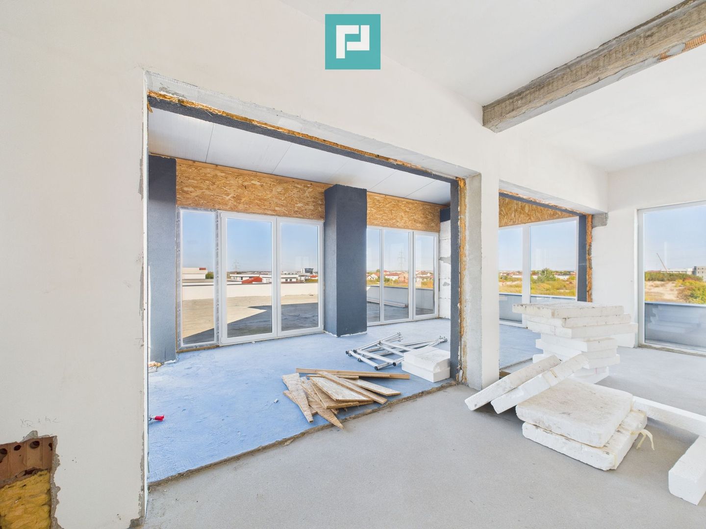 Penthouse cu lift privat și terasă mare în Ghiroda - Poză 5