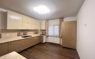 Vilă spațioasă cu 7 camere și teren 454 mp, Dancu, la câteva minute de Iași - Poză 11