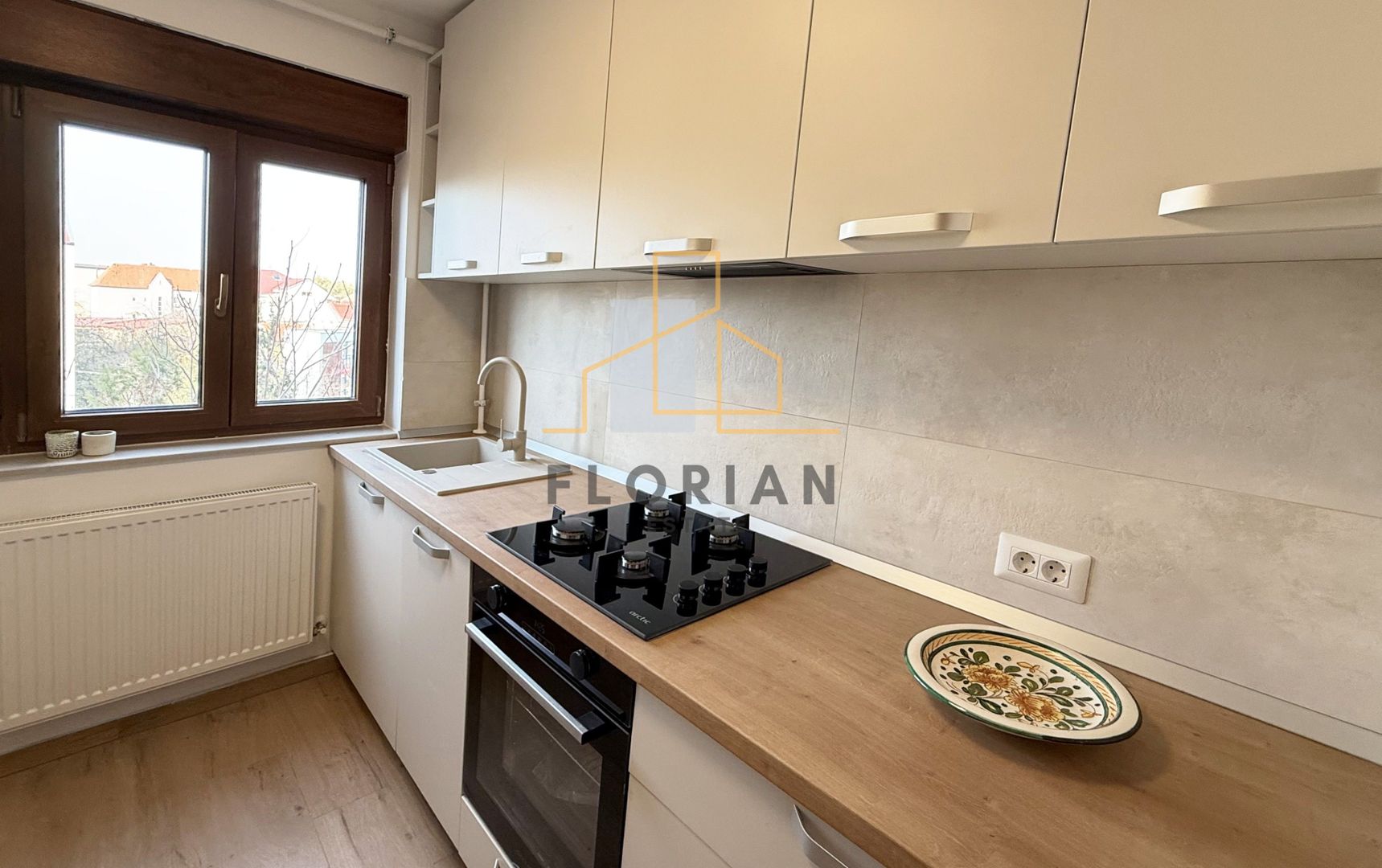 Apartament cu 3 camere in Piata Balcescu - Poză 6