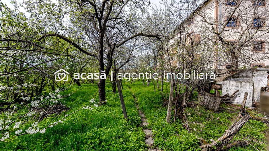 Ocazie Casa veche cu teren generos de 1095 mp in Parneava - Poză 3