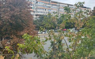 Apartament incapator cu trei camere, zona Vatra Luminoasa - Poză 14