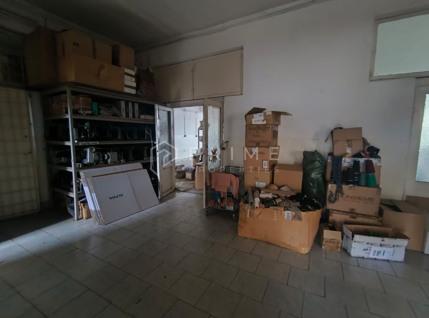 Clădire multifuncțională de vânzare – comerț, birouri și producție. - Poză 6