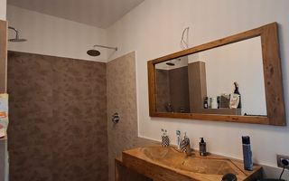 Apartament pe 2 nivele la vilă + Curte, Piscină, Saună și garaj, Gruia!! - Poză 9