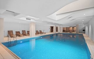 4 camere| semineu| piscina interioara | sauna | sala de sport| parcare - Poză 7