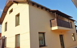 Casa cu 1064 mp teren, ideala pentru pensiune - Poză 3