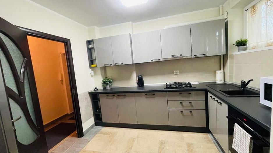 BRASADAS închiriază ap 3 cam etaj 3/8 zona OBOR 1min Metrou. - Poză 3