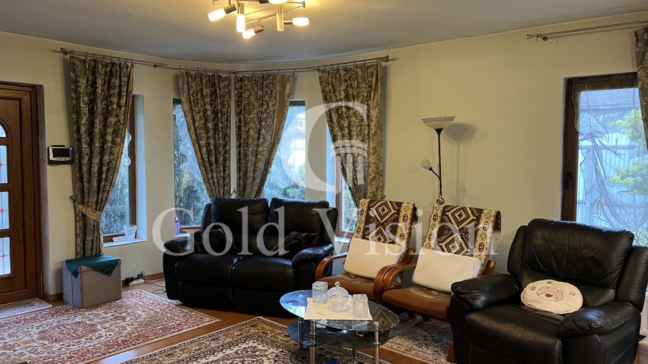 Casă cu 5 camere + anexă cu garaj, mobilată complet, str. Gh. Șincai - Poză 1