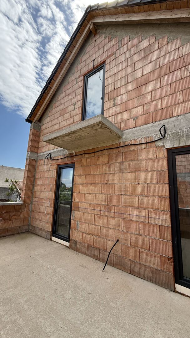 PROIECT DEOSEBIT CU GARAJ- LA ROSU - Poză 12