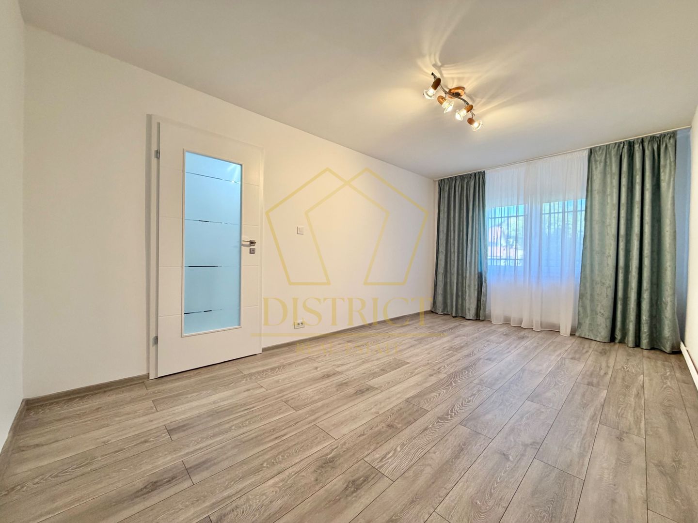 Apartament cu 3 camere decomandat la parter inalt, zona Girocului langa Lidl. - Poză 4