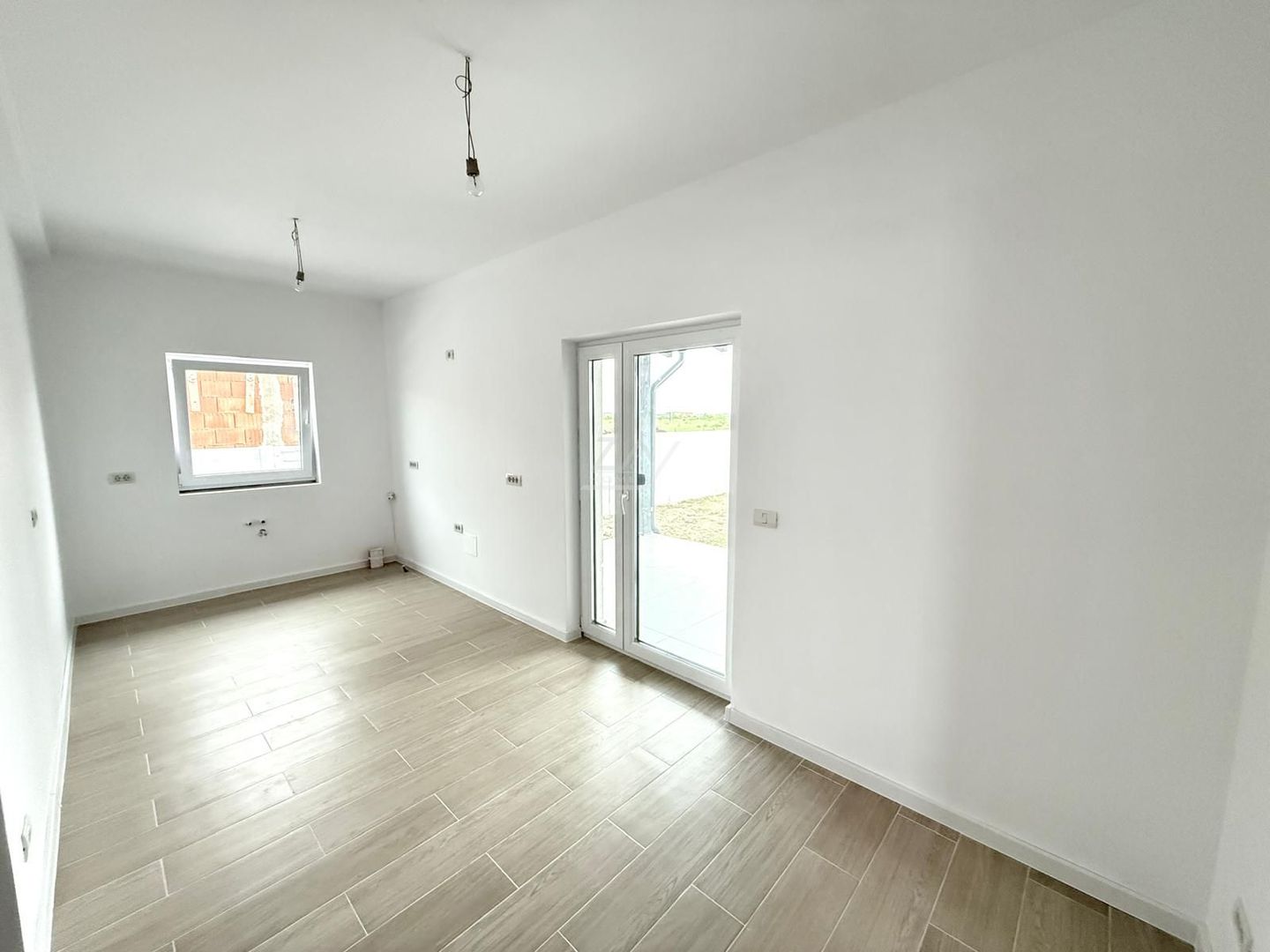 Comision 0. Duplex FINALIZAT 82 mp. Teren generos. - Poză 6