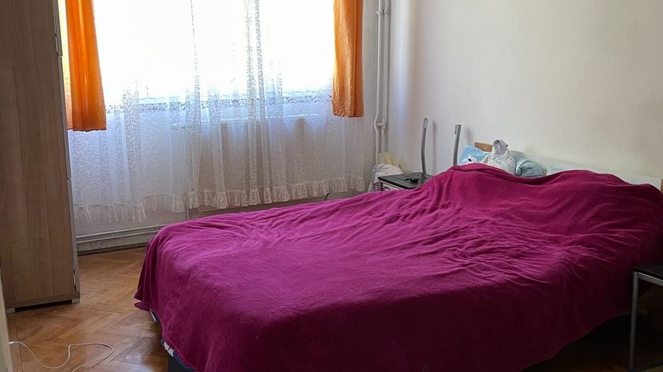 4  camere  decomandat,  et. 2 din 4,Circumvalațiunii-Favorit - Poză 4