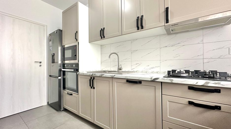 Apartament 3 camere, decomandat, cu loc de parcare - Poză 3