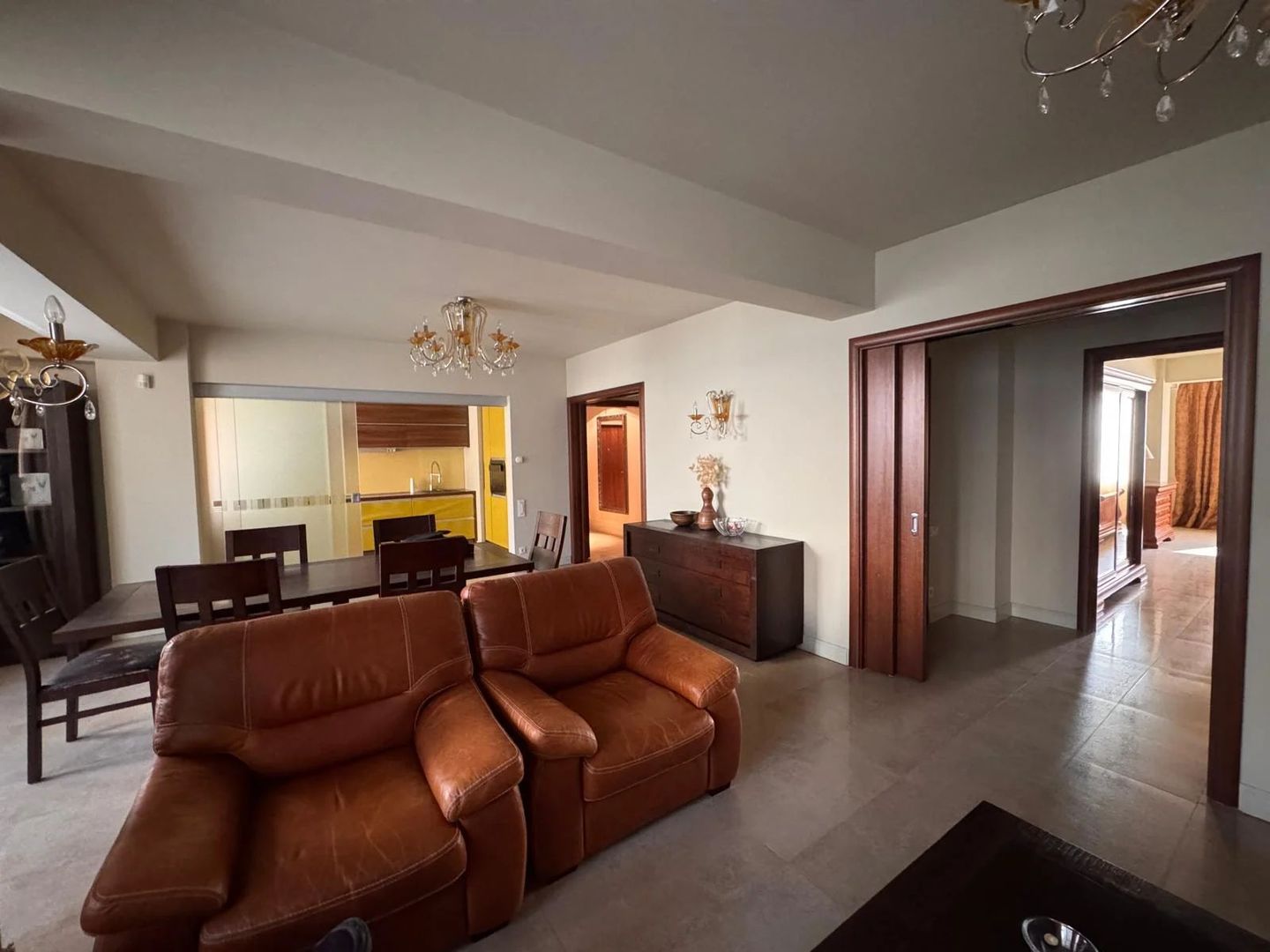 Apartament cu 3 camere de vânzare în Central, Suceava - Poză 6