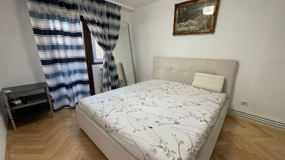 Apartament cu patru camere si garaj in zona Aradului - Poză 7