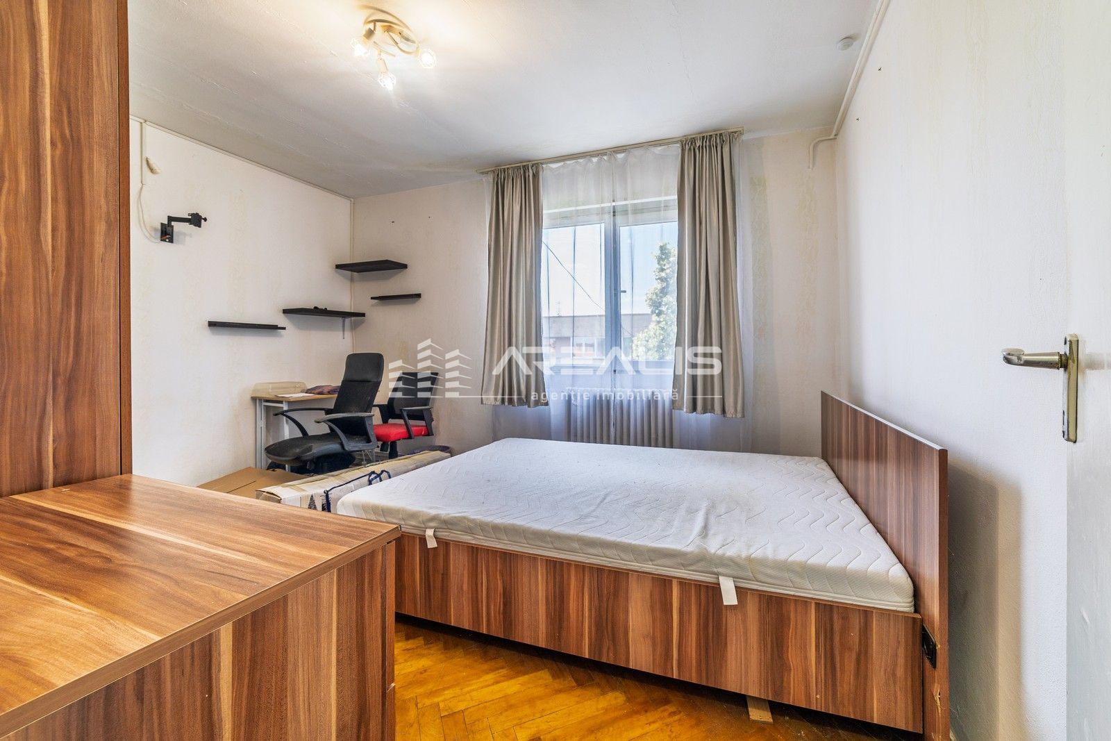 VÂNDUT!!! Apartament 3 camere în zonă centrală - Poză 4