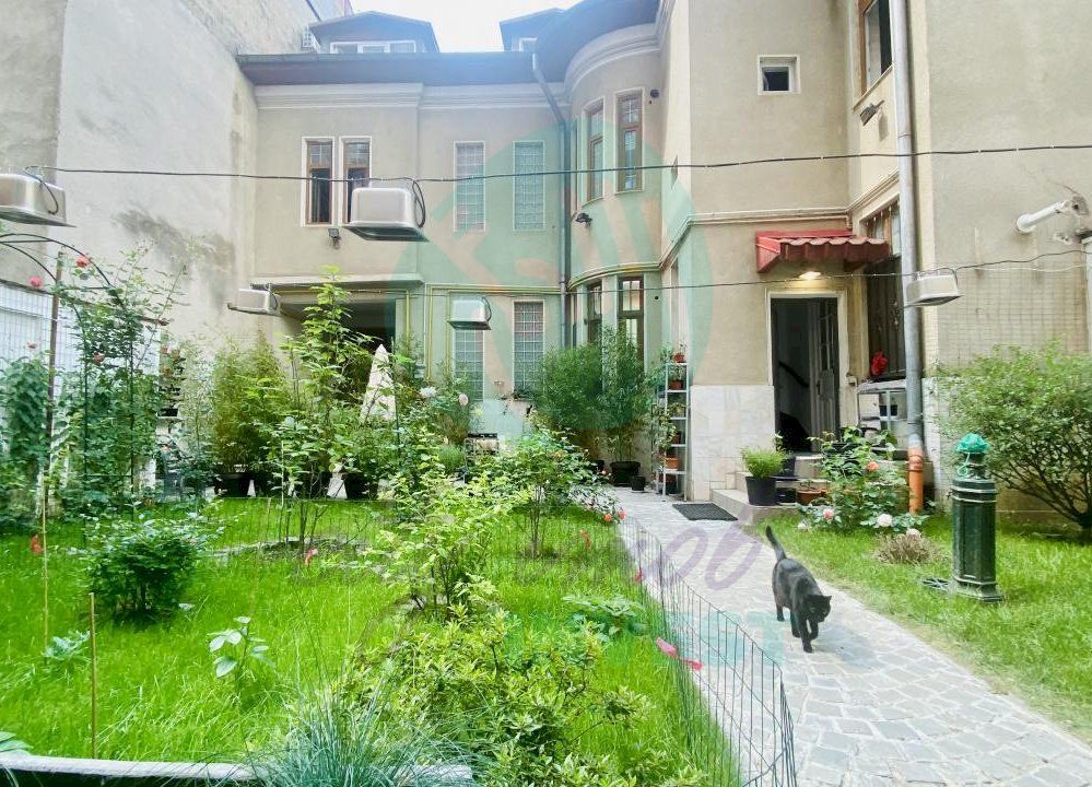 Casa cocheta cu gradina - Poză 1
