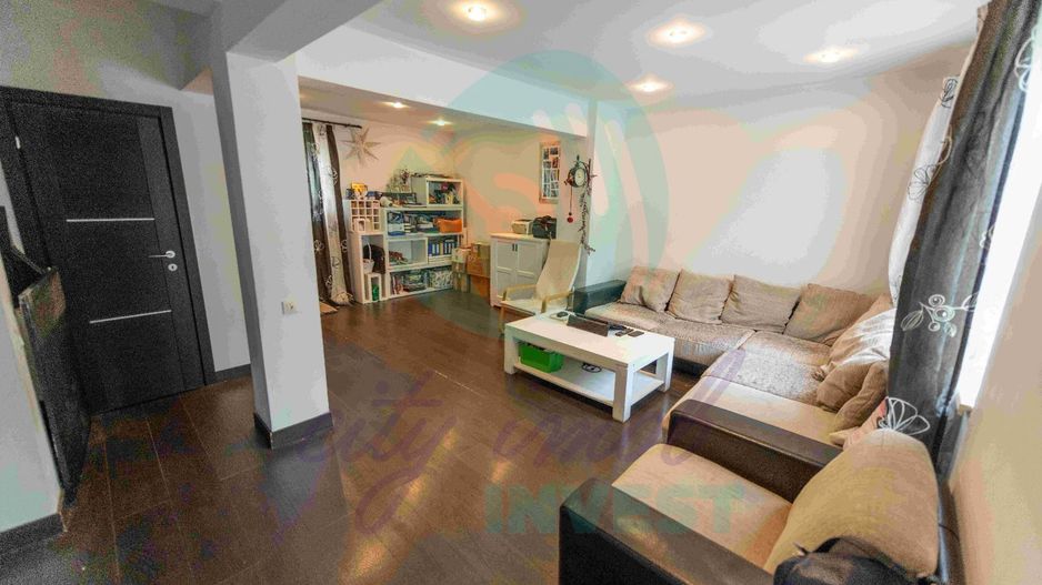 "Acasa" in Vatra Luminoasa - Poză 3