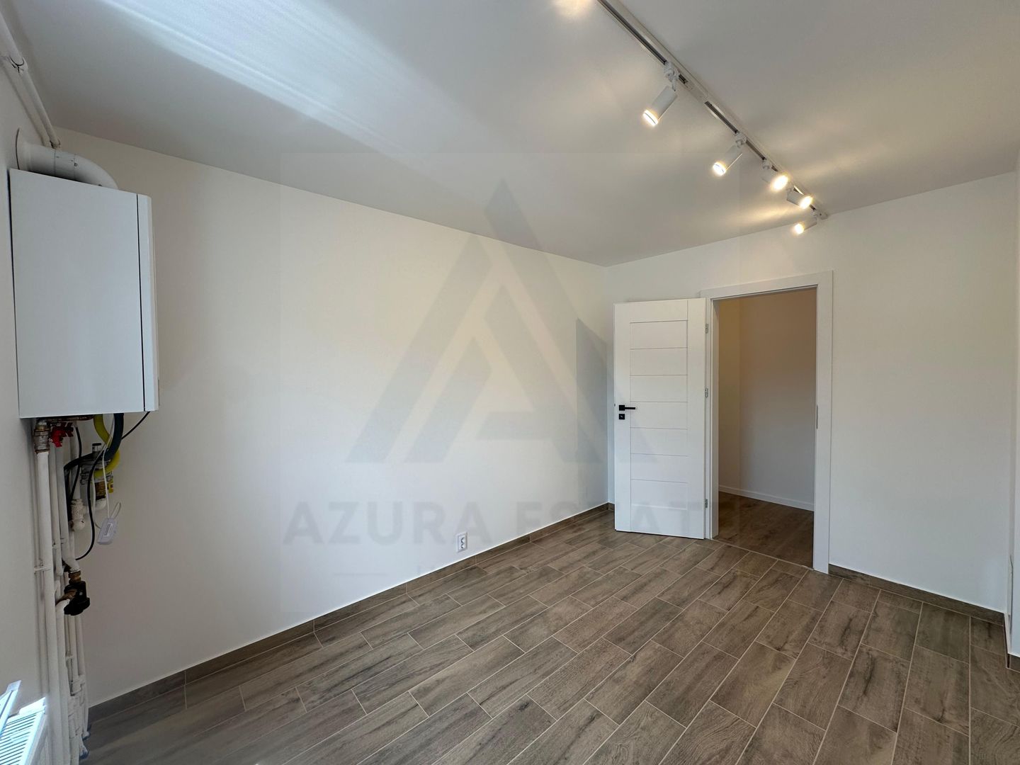 Apartament 3 camere 64 mp utili 2 bai etaj 1 complet renovat Strand - Poză 12