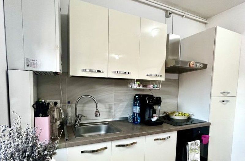 Apartament cu 3 camere, et 1, loc de parcare și spațiu de agrement, zona Lipovei - Poză 4