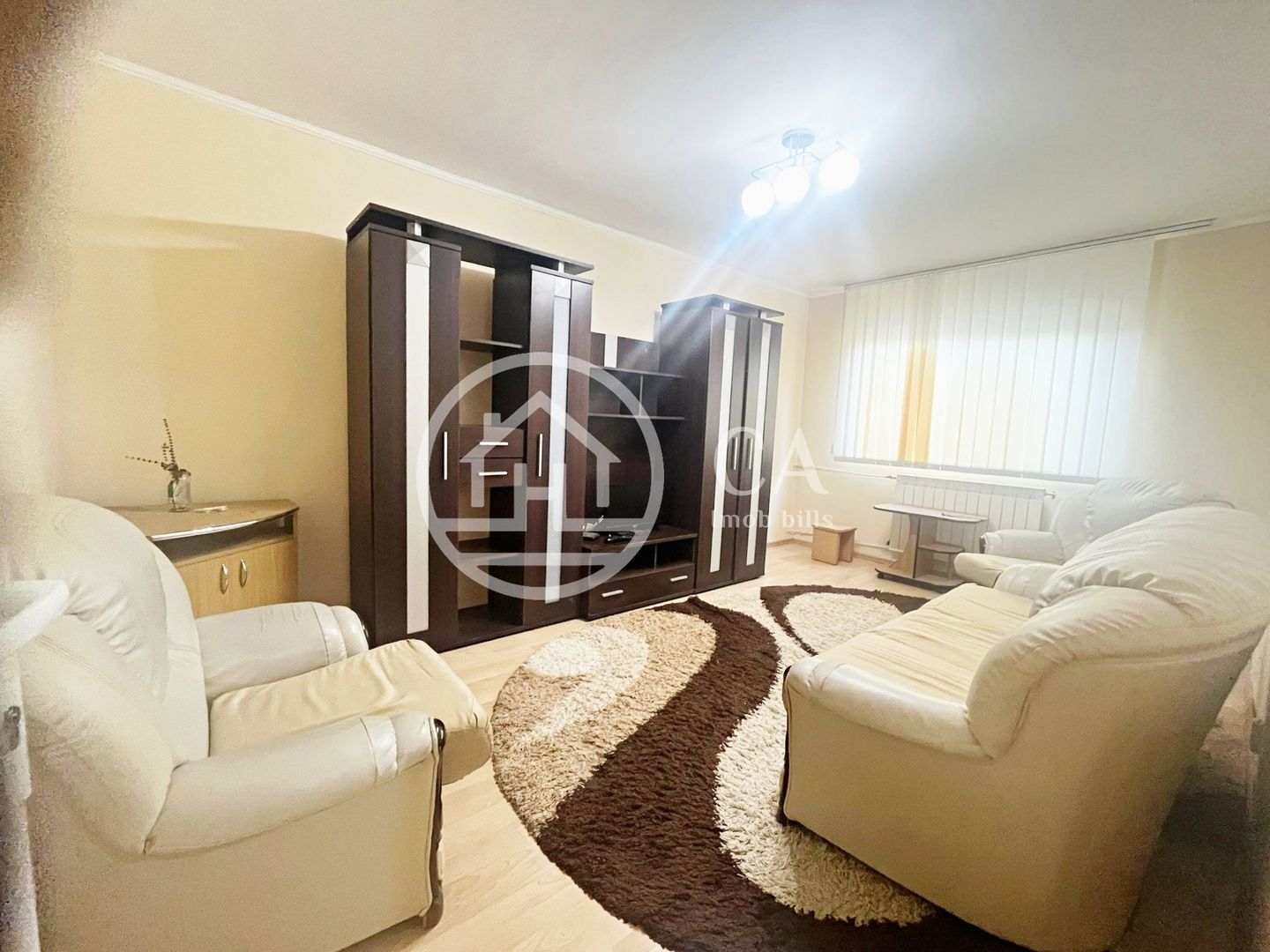 Apartament cu 3 camere de inchiriat in zona Rogerius, Oradea - Poză 1