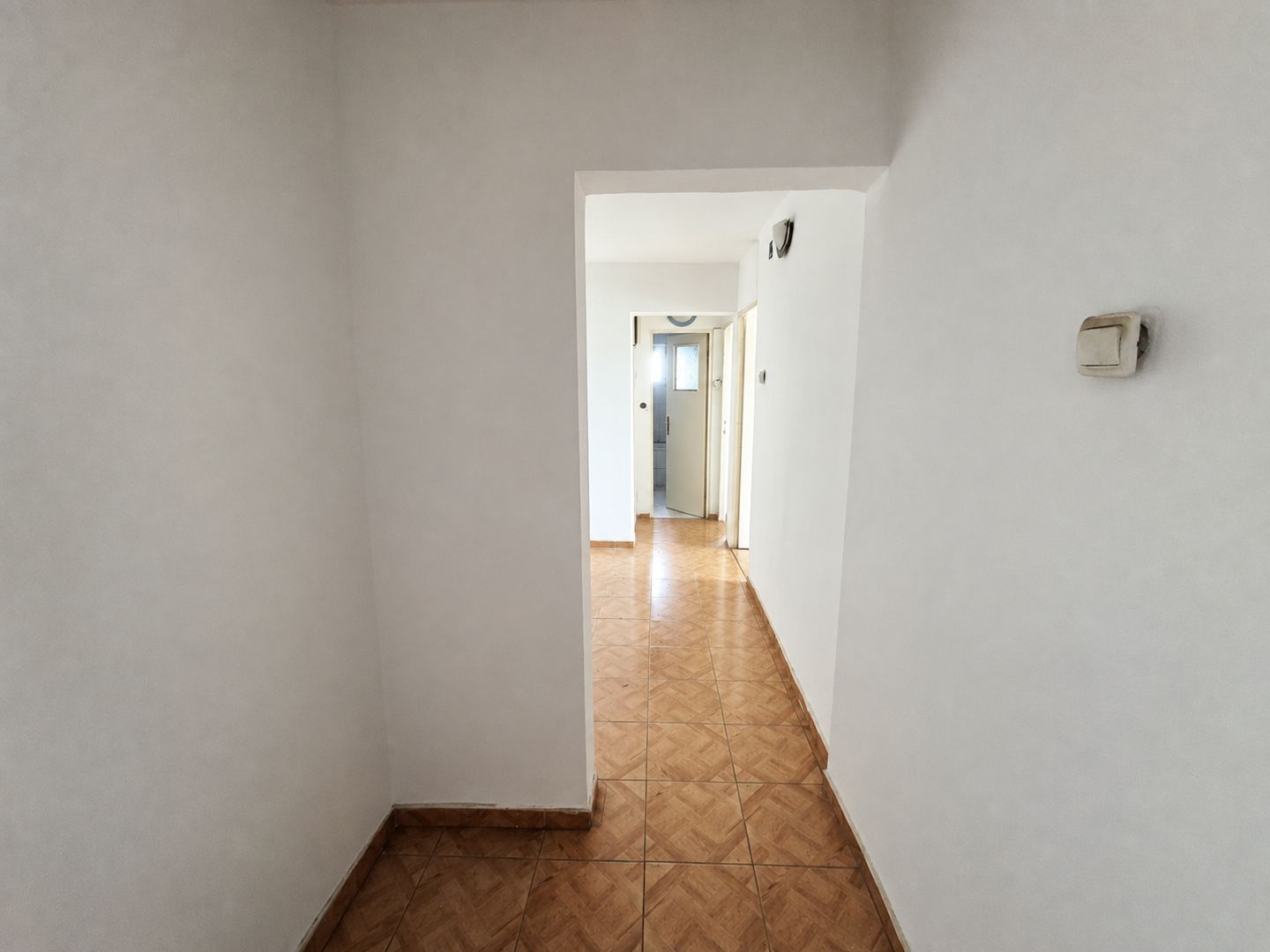 Apartament de vânzare 3 camere decomandat Voluntari - Poză 14