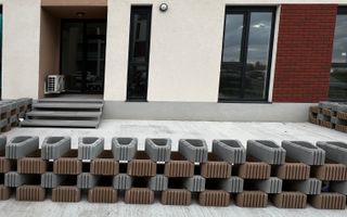 Apartament cu 2 camere si curte   -  Parter   -Zona Torontalului - Poză 1