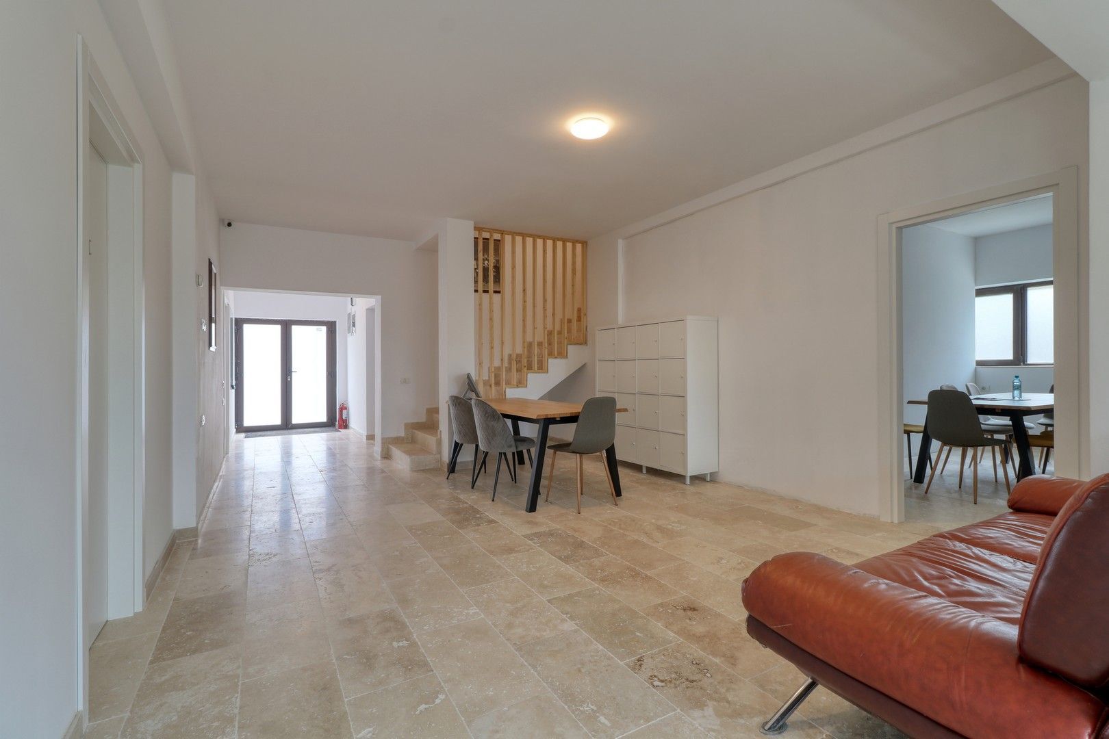 Corbeanca Business Center P+1+M | 19 camere | 400 mp utili/ 8 parcari - Poză 2